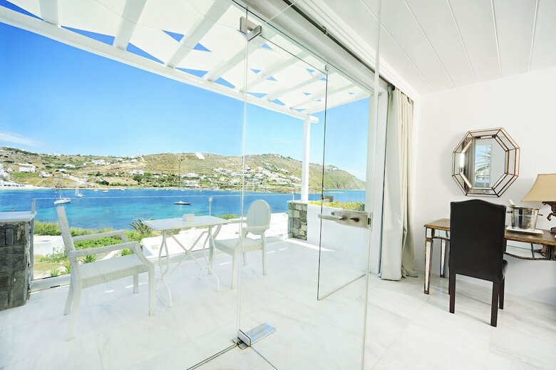 Kivotos Clubhotel