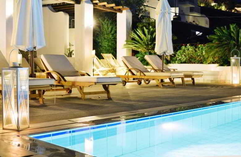 Art Hotel Pelican Bay