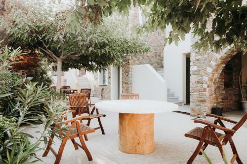 Aparthotel Augustis Suites