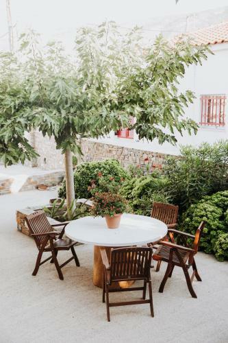 Aparthotel Augustis Suites
