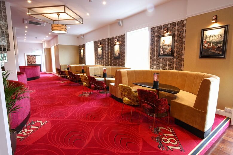 Royal Exeter Hotel