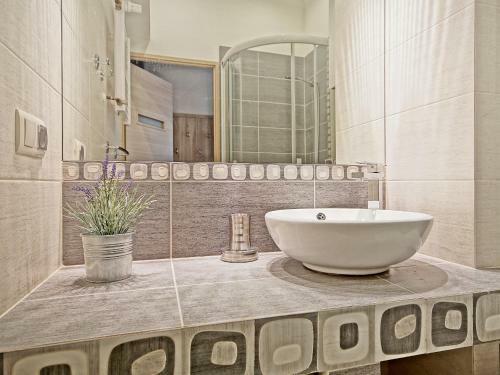 Apartament Kameralny III Na Star�wce