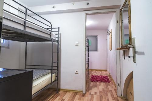 Hostel 24