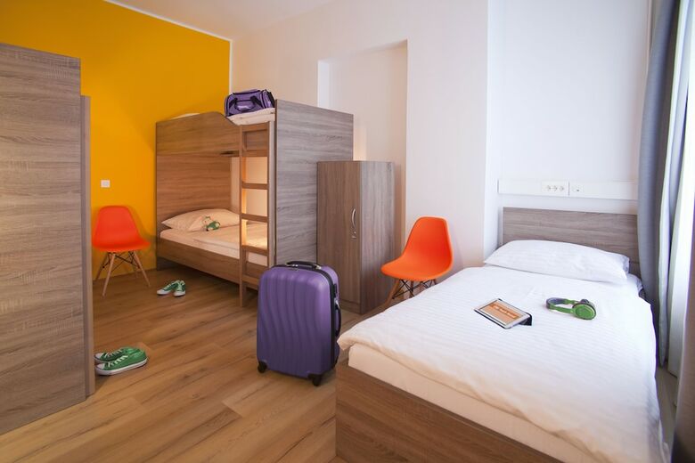 Uni Youth Hostel