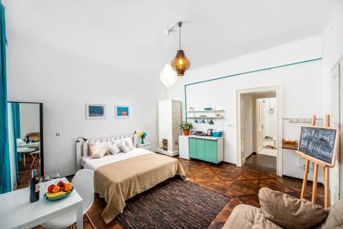 Art Apartments