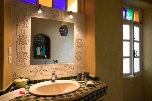 Riad Emotion