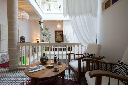 Riad Emotion