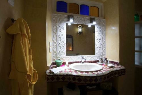 Riad Emotion