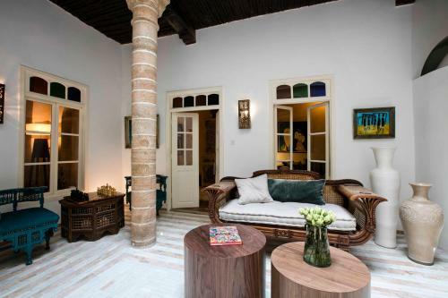 Riad Emotion