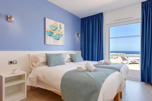Cala'n Blanes Villa Sleeps 9 Pool Air Con Wifi