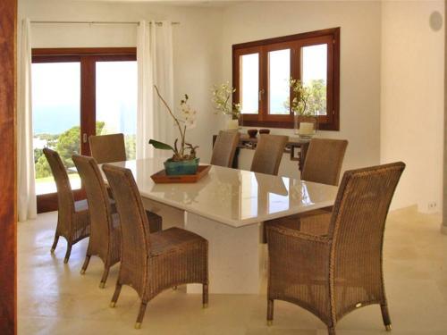Cala Vadella Villa Sleeps 14 Pool Air Con Wifi