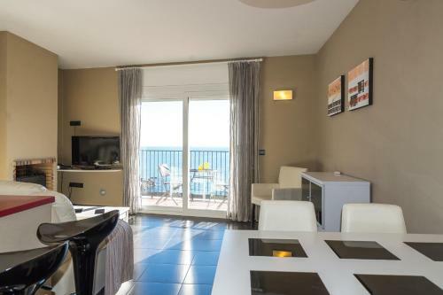 Calella De Palafrugell Apartment Sleeps 4 Air Con