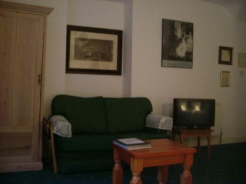 Hostal The Coach House