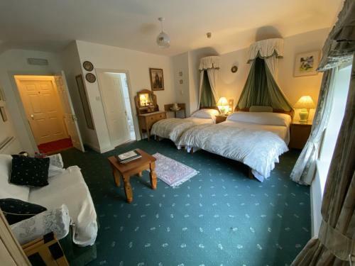 Hostal The Coach House