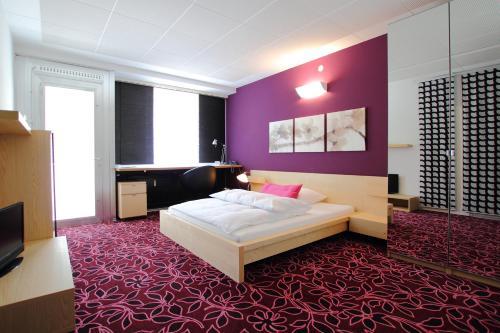 College Garden Hotel