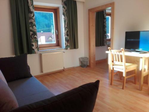 Hostal Familiengasthof Zirmhof