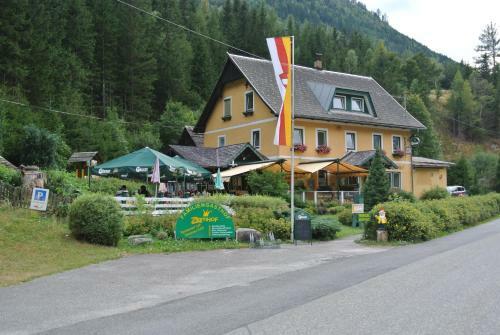 Hostal Familiengasthof Zirmhof