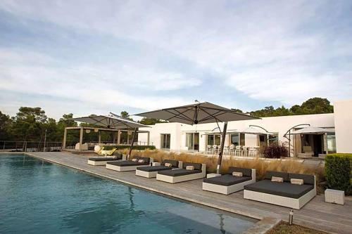 Cala Bassa Villa Sleeps 12 Pool Air Con Wifi