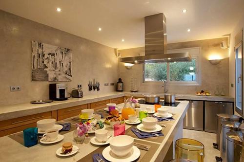 Cala Bassa Villa Sleeps 12 Pool Air Con Wifi