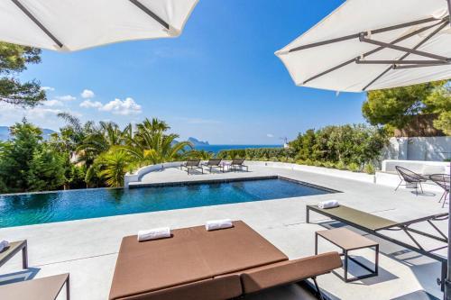 Cala Bassa Villa Sleeps 12 Pool Air Con Wifi