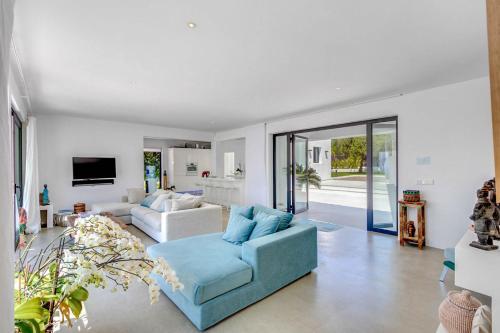 Cala Bassa Villa Sleeps 12 Pool Air Con Wifi