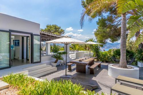 Cala Bassa Villa Sleeps 12 Pool Air Con Wifi