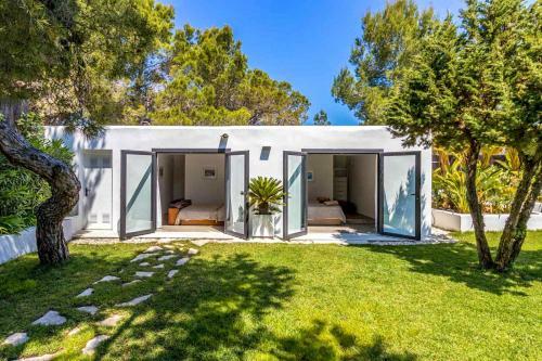 Cala Bassa Villa Sleeps 12 Pool Air Con Wifi