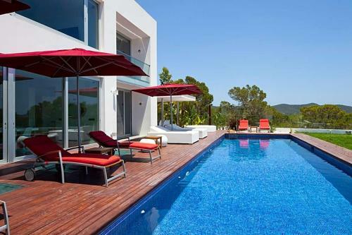 Es Cubells Villa Sleeps 12 Pool Air Con Wifi