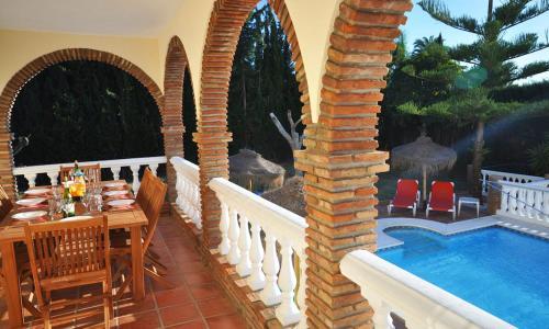 Fuengirola Villa Sleeps 15 Pool Air Con Wifi