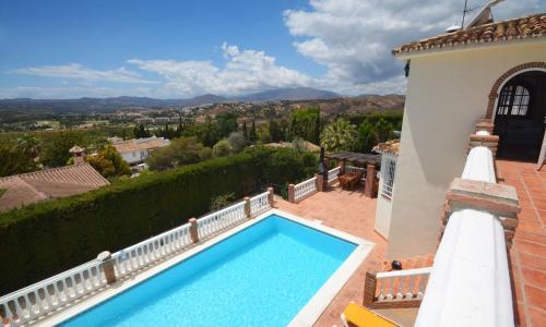 Fuengirola Villa Sleeps 15 Pool Air Con Wifi