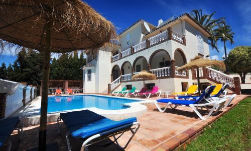 Fuengirola Villa Sleeps 15 Pool Air Con Wifi