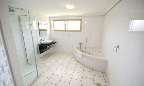 Fuengirola Villa Sleeps 10 Pool Air Con Wifi