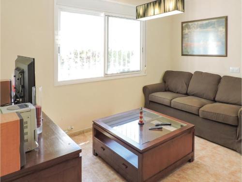 Three-bedroom Holiday Home In L'ametlla de Mar