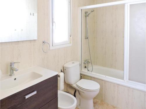 Three-bedroom Holiday Home In L'ametlla de Mar