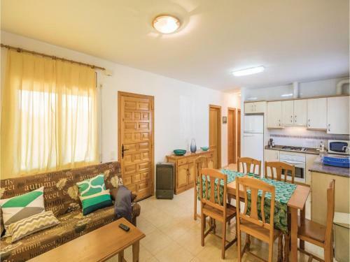 Three-bedroom Holiday Home In L'ametlla De Mar
