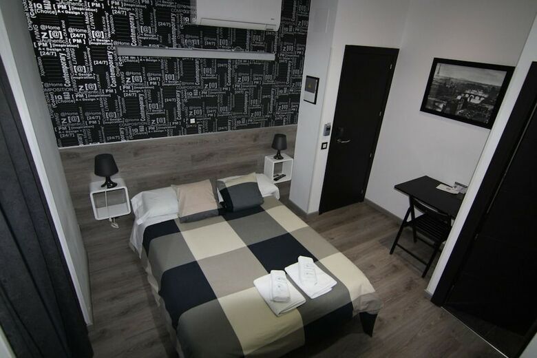 Hostal MH Fuencarral