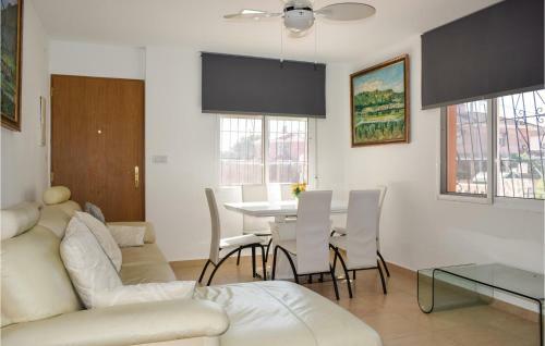 Three-bedroom Holiday Home In Los Alcazares
