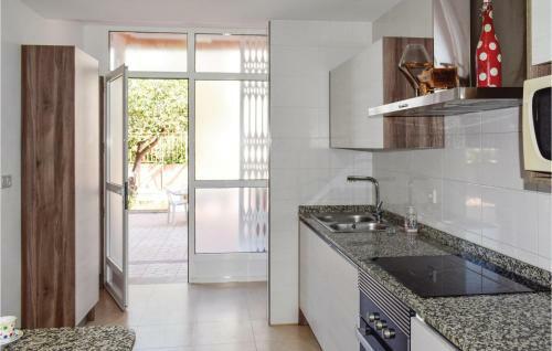 Three-bedroom Holiday Home In Los Alcazares