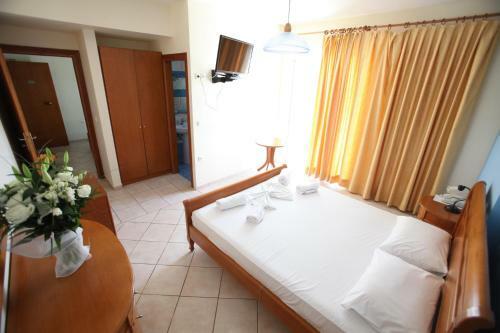 Iria Beach Hotel