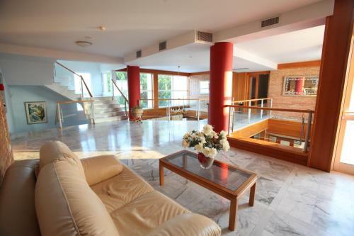 Iria Beach Hotel