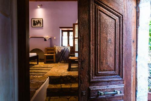 Bed & Breakfast Karnayo