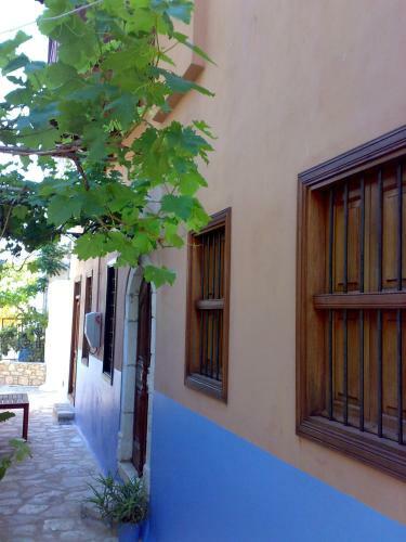 Bed & Breakfast Karnayo