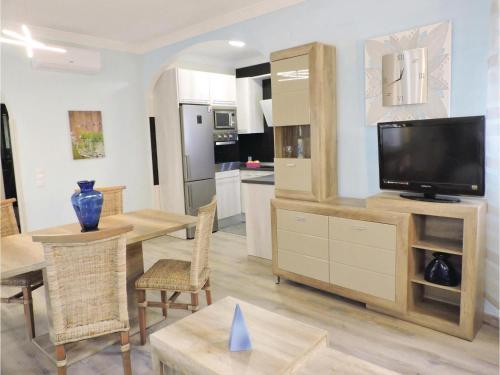 Two-bedroom Holiday Home In Miami Platja