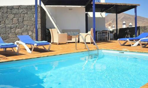 Playa Blanca Villa Sleeps 6 Pool Air Con Wifi