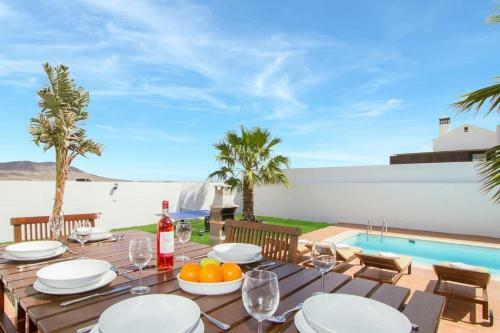 Playa Blanca Villa Sleeps 10 Pool Air Con Wifi