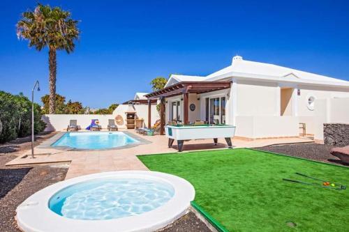 Playa Blanca Villa Sleeps 8 Pool Air Con Wifi