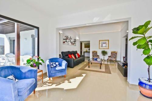 Playa Blanca Villa Sleeps 6 Pool Air Con Wifi