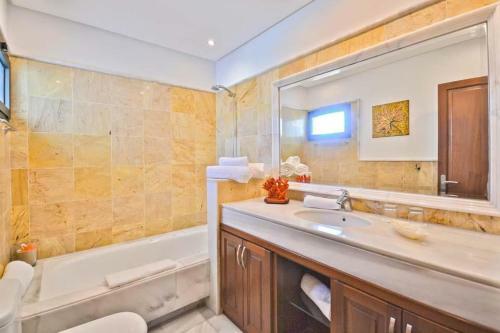 Playa Blanca Villa Sleeps 6 Pool Air Con Wifi