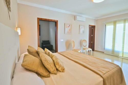 Playa Blanca Villa Sleeps 6 Pool Air Con Wifi