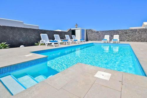 Playa Blanca Villa Sleeps 6 Pool Air Con Wifi